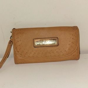 Women andrew mark wristlet